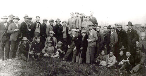 gruppo di Vecchiazzano al corso di potatura11781 - Copia.jpg